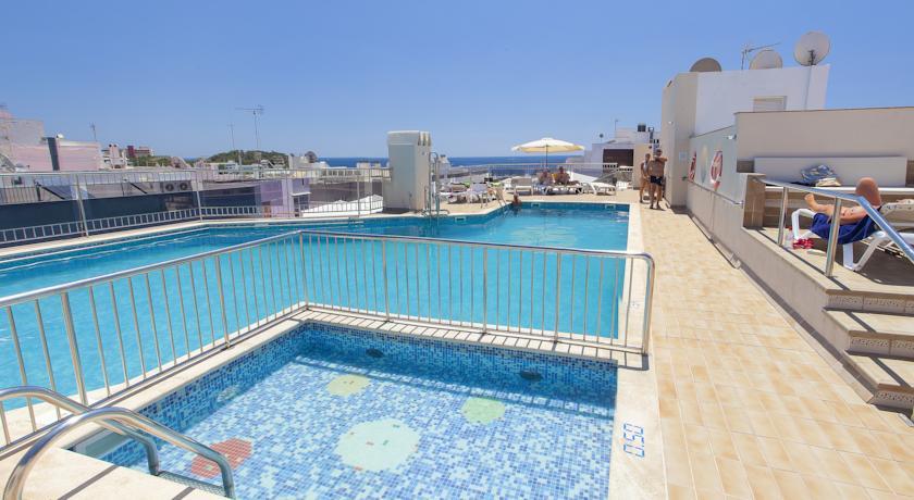 Aparthotel Duquesa Playa Santa Eularia des Riu Bagian luar foto