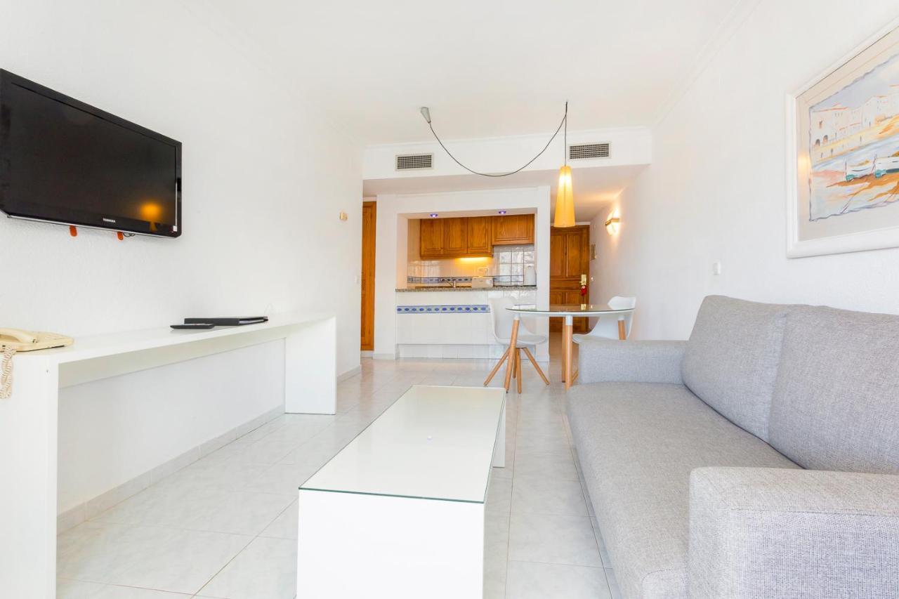 Aparthotel Duquesa Playa Santa Eularia des Riu Bagian luar foto
